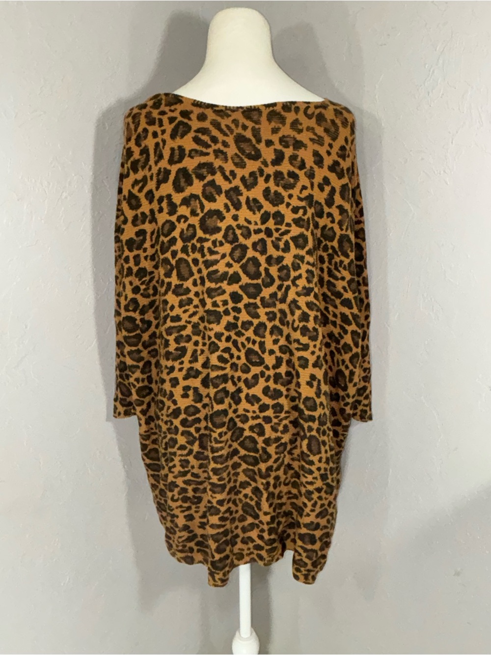 Time and Tru Leopard Print V-Neck Tunic Sweater in Brown and Black - Picture 7 of 12